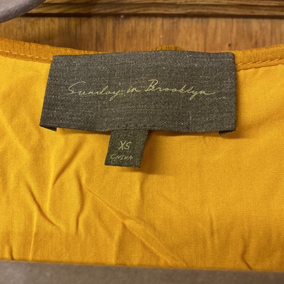 Sunday in Brooklyn Blouse - Picture 2 of 4